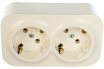 Розетка Кутео 2ОП с/з без шт. бел